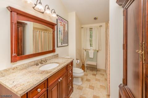 47 Sloping Hill Ter, Wayne, NJ 07470 photo 18