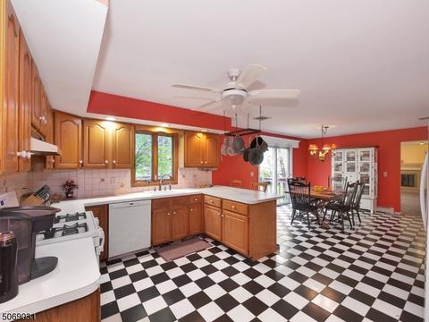 52 Hubbardton Rd, Wayne, NJ 07470 photo 8