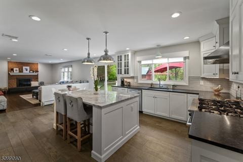 69 Carol Pl, Wayne, NJ 07470 photo 5
