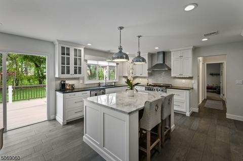 69 Carol Pl, Wayne, NJ 07470 photo 3