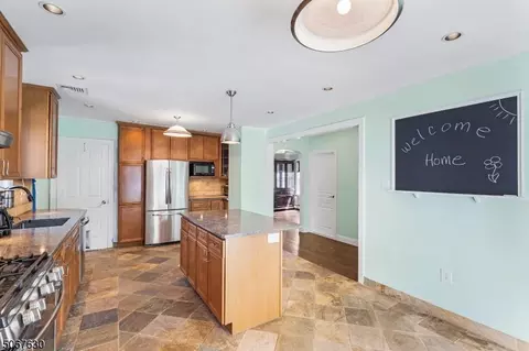 19 Cherry Pl, Nutley, NJ 07110 photo 4