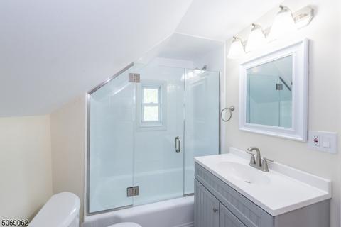 545 Beach St, Orange, NJ 07050 photo 4