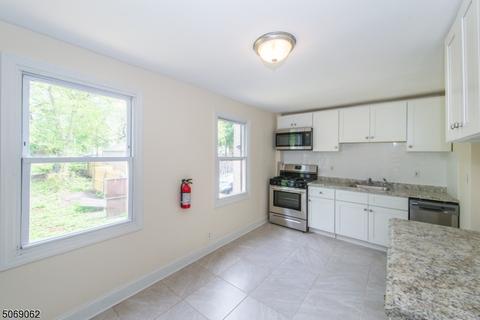 545 Beach St, Orange, NJ 07050 photo 12
