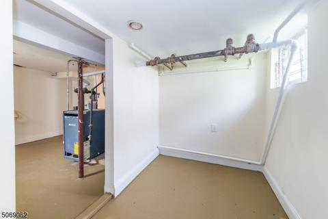 545 Beach St, Orange, NJ 07050 photo 20