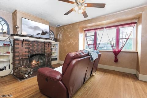 37 Oak Ridge Ave, Nutley, NJ 07110 photo 2