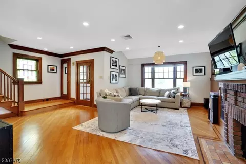 17 S Mountain Rd, Millburn, NJ 07041 photo 3