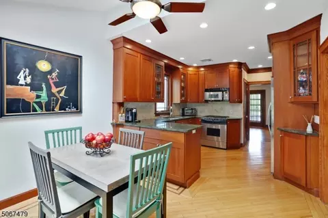 17 S Mountain Rd, Millburn, NJ 07041 photo 8