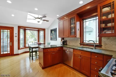 17 S Mountain Rd, Millburn, NJ 07041 photo 9
