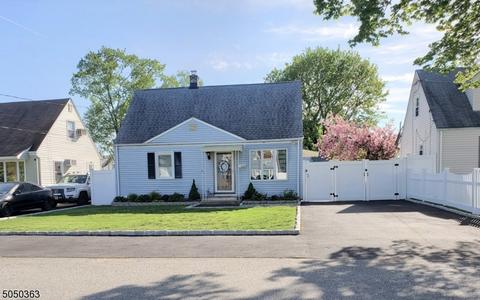 85 Burnside Pl, Wanaque Boro, NJ 07420 photo 1