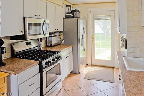 8 Ekstrom St, Dover, NJ 07801 photo 7