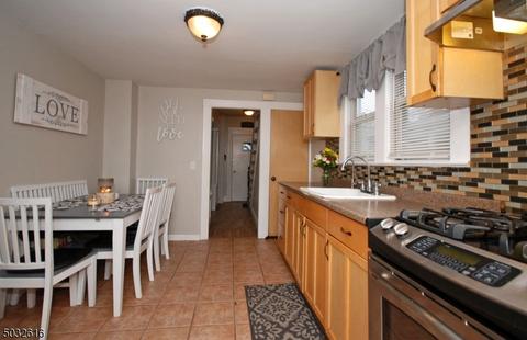 18 Stone St, North Plainfield, NJ 07060 photo 6