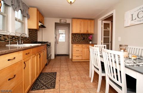 18 Stone St, North Plainfield, NJ 07060 photo 8