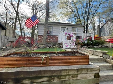 23 Gorge Dr, Haskell, NJ 07420 photo 2