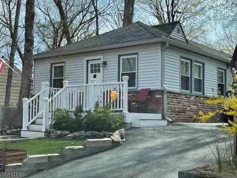 23 Gorge Dr, Haskell, NJ 07420 photo 1