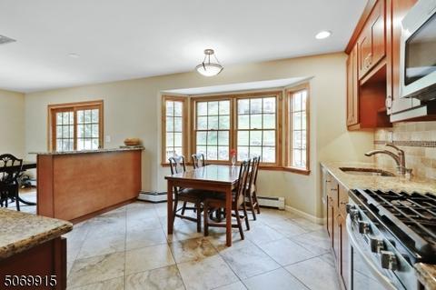 27 Sloping Hill Ter, Wayne, NJ 07470 photo 5