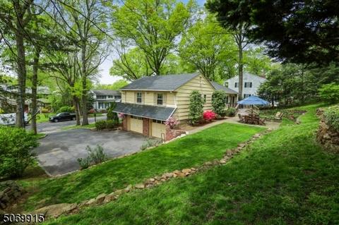 27 Sloping Hill Ter, Wayne, NJ 07470 photo 3