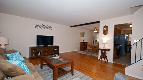 9 Shearn Dr, Middlesex, NJ 08846 photo 4