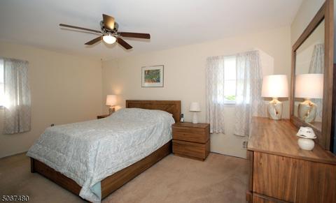 9 Shearn Dr, Middlesex, NJ 08846 photo 17