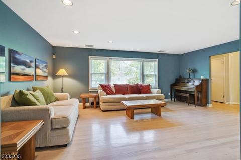 100 Evergreen Ave, Springfield, NJ 07081 photo 7