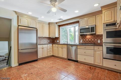 100 Evergreen Ave, Springfield, NJ 07081 photo 11