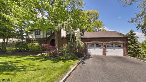 12 Stacy Ct, Wayne, NJ 07470 photo 1
