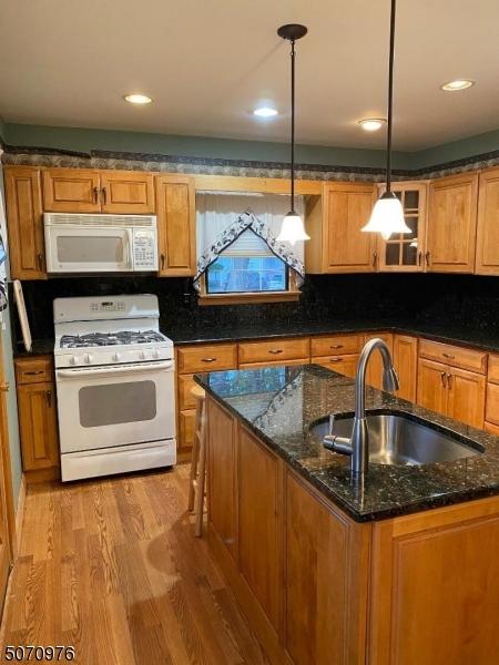 1 Macdonald Dr, Wayne, NJ 07470 photo 3