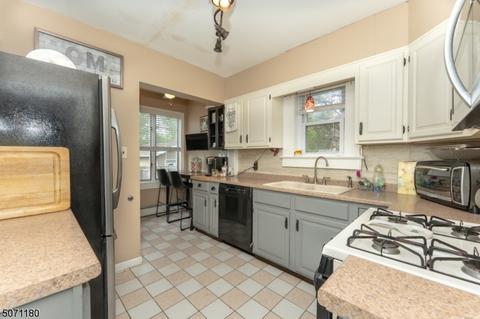 1429 E 7th St, Plainfield, NJ 07062 photo 8