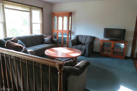 136 Coleman St, Middlesex, NJ 08846 photo 4