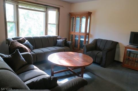 136 Coleman St, Middlesex, NJ 08846 photo 6