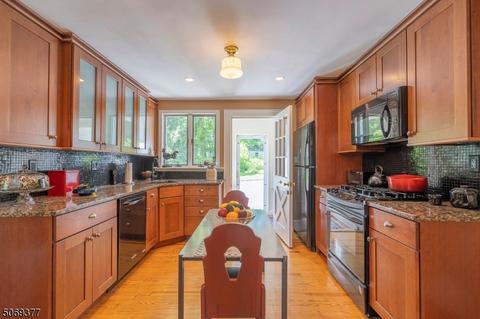 71 Glen Ave, Millburn, NJ 07041 photo 14