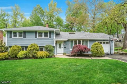 120 Hampton Dr, Berkeley Heights, NJ 07922 photo 2