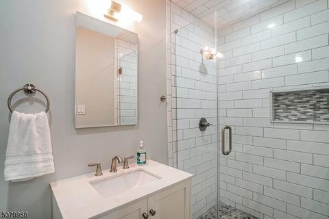 120 Hampton Dr, Berkeley Heights, NJ 07922 photo 12
