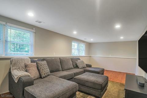 120 Hampton Dr, Berkeley Heights, NJ 07922 photo 17