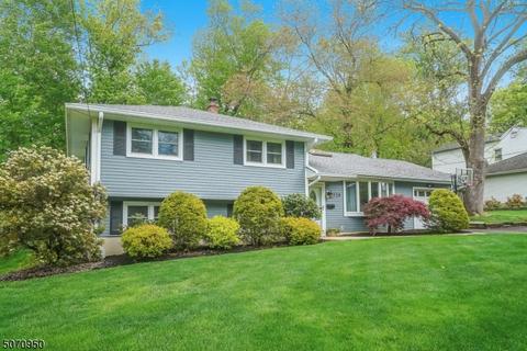 120 Hampton Dr, Berkeley Heights, NJ 07922 photo 1