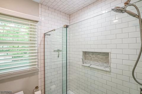 120 Hampton Dr, Berkeley Heights, NJ 07922 photo 16