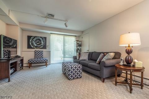 95 Baldwin Ter, Wayne, NJ 07470 photo 19