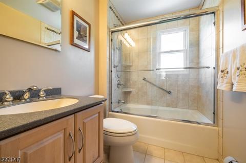 95 Baldwin Ter, Wayne, NJ 07470 photo 24
