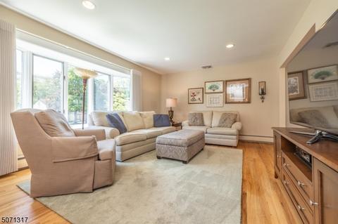 95 Baldwin Ter, Wayne, NJ 07470 photo 10