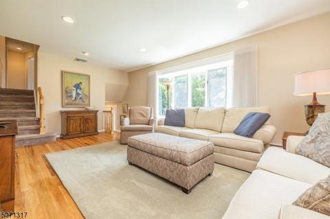 95 Baldwin Ter, Wayne, NJ 07470 photo 11
