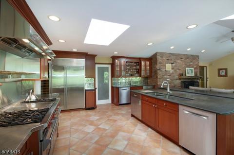 3 India Brook Dr, Mendham, NJ 07945 photo 4