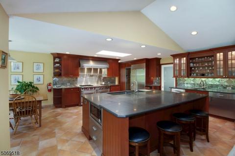 3 India Brook Dr, Mendham, NJ 07945 photo 5