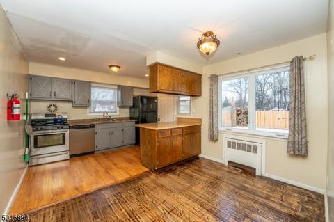 643 E 2nd Ave, Roselle, NJ 07203 photo 6