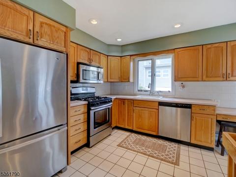 18 Fairview Rd, Clark, NJ 07066 photo 13