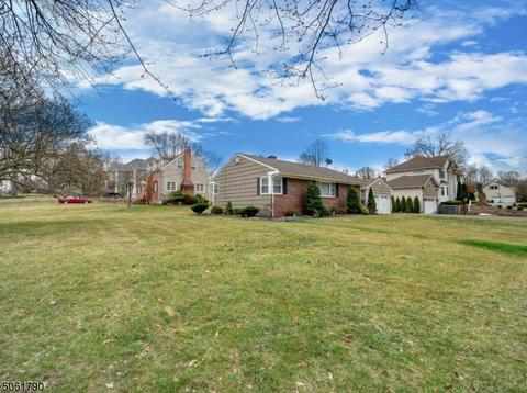 18 Fairview Rd, Clark, NJ 07066 photo 3
