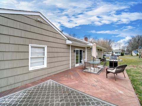18 Fairview Rd, Clark, NJ 07066 photo 8