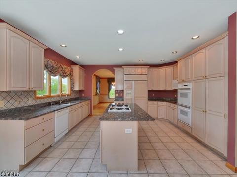 6 Stone Hill Rd, Wayne, NJ 07470 photo 6