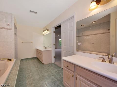 6 Stone Hill Rd, Wayne, NJ 07470 photo 15