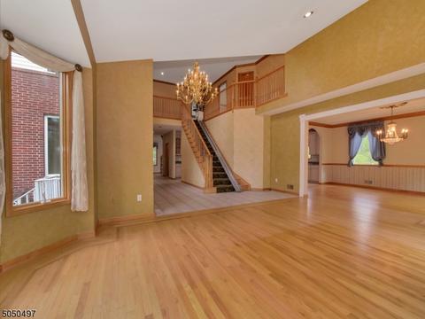 6 Stone Hill Rd, Wayne, NJ 07470 photo 3
