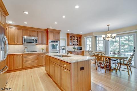 18 Barnstable Rd, Berkeley Heights, NJ 07922 photo 8