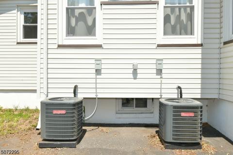 42 Bailey Ave, Hillside, NJ 07205 photo 3